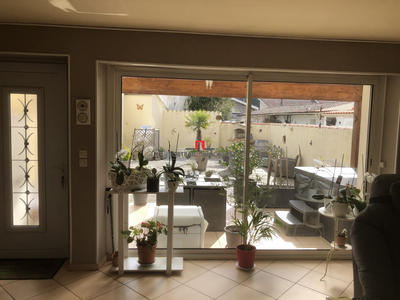 Maison - 223 m² - 6 pièces