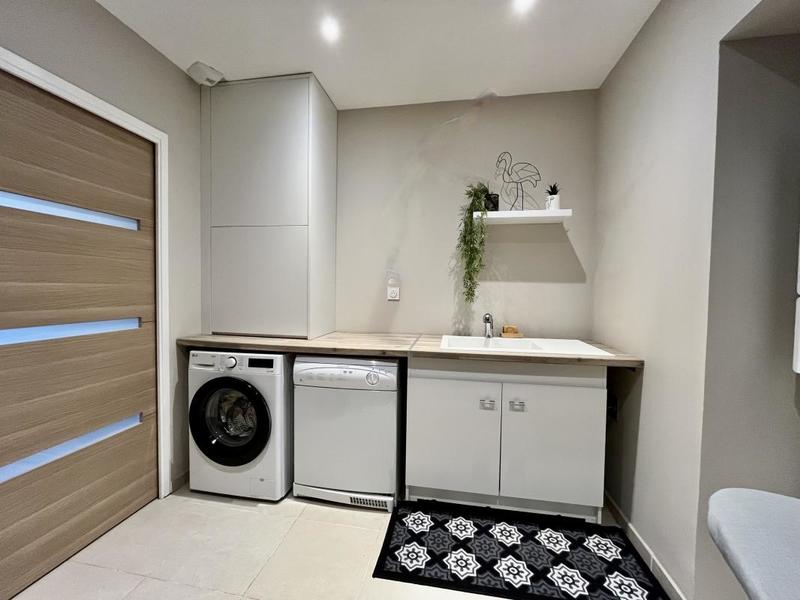 Maison - 341 m² - 8 pièces