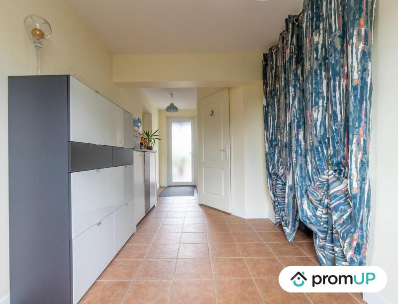 Maison - 220 m² - 6 pièces