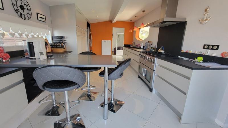 Maison contemporaine - 157 m² - 6 pièces