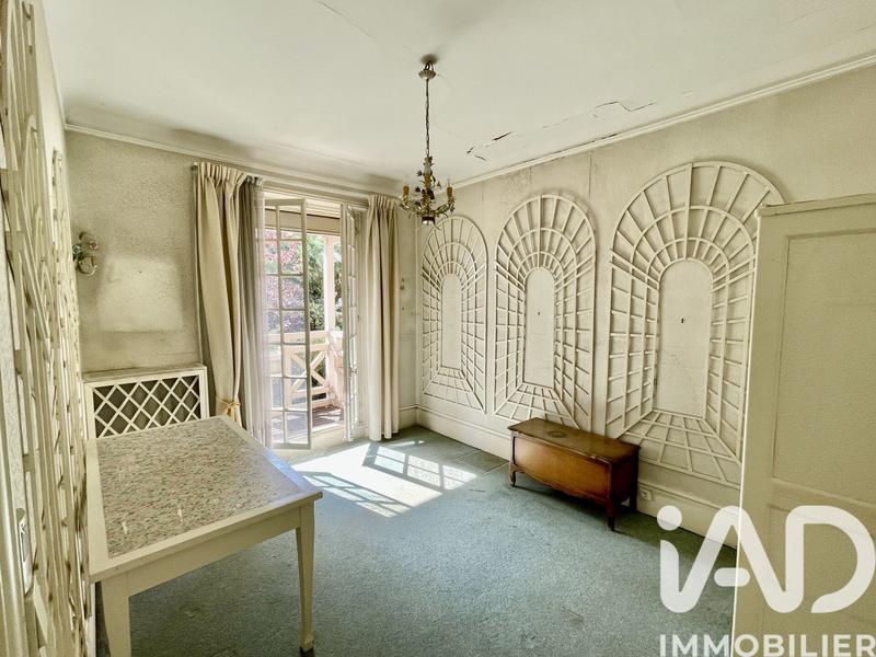 Maison - 205 m² - 9 pièces