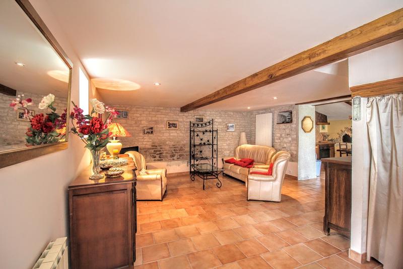 Maison - 295 m² - 10 pièces