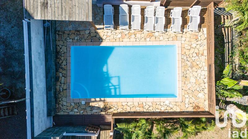 Maison - 215 m² - 9 pièces