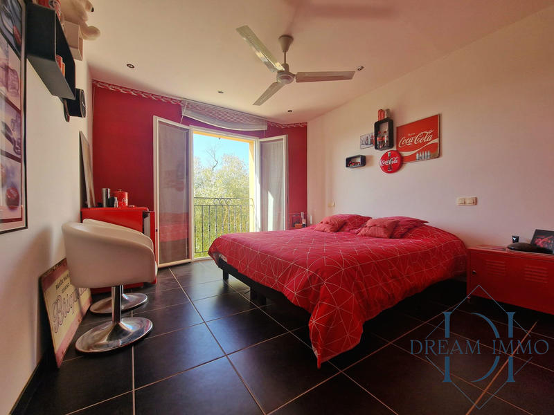 Maison contemporaine - 325 m² - 10 pièces