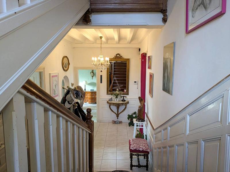 Maison - 284 m² - 13 pièces