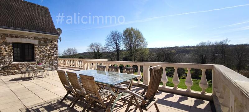 Maison - 182 m² - 7 pièces