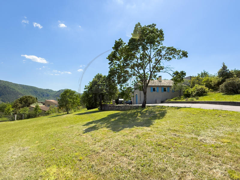 Propriété - 295 m² - 8 pièces