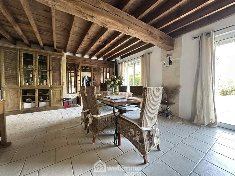 Maison - 255 m² - 8 pièces