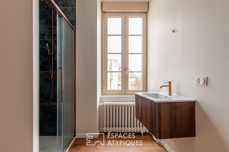 Maison - 230 m² - 8 pièces