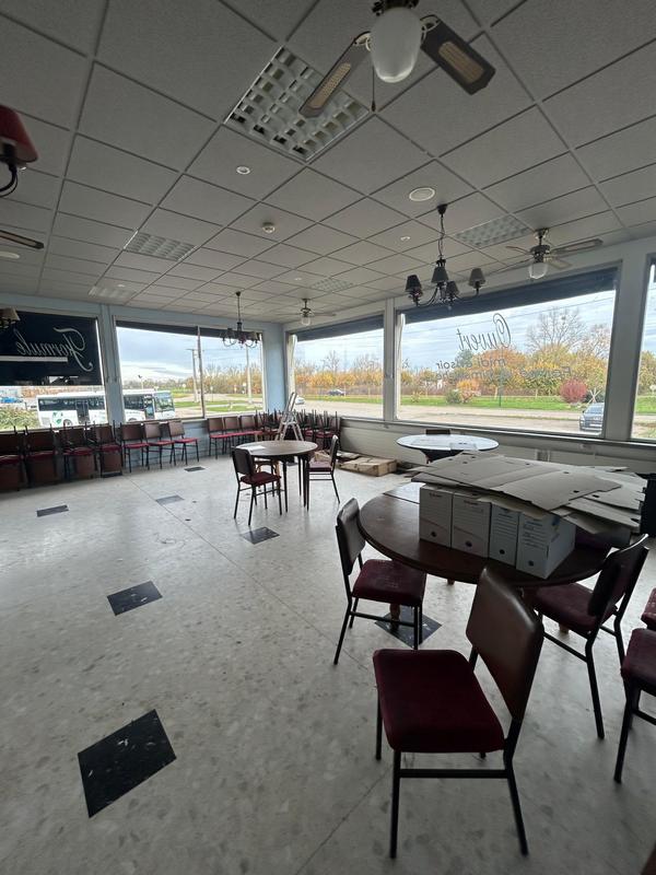 Local commercial - 11 190 m² - 18 pièces