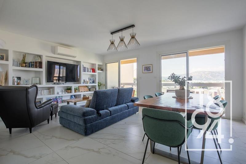 Appartement - 105 m² - 5 pièces