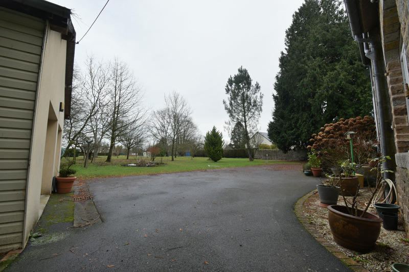 Maison - 220 m² - 10 pièces