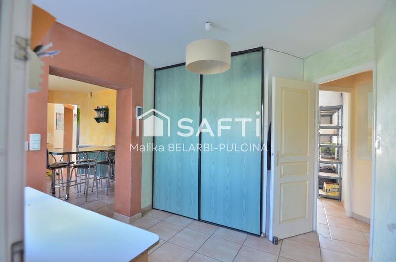 Maison - 162 m² - 8 pièces