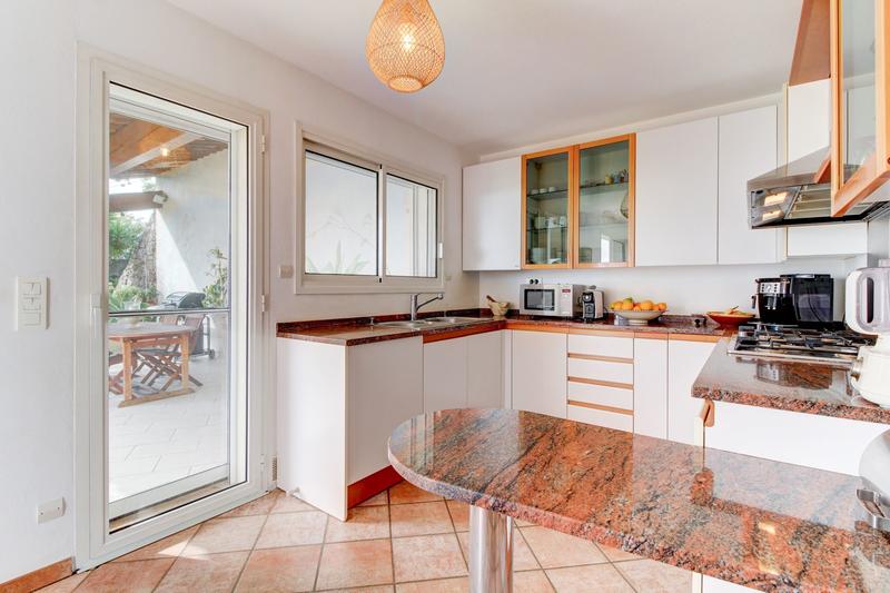 Propriété - 317 m² - 9 pièces