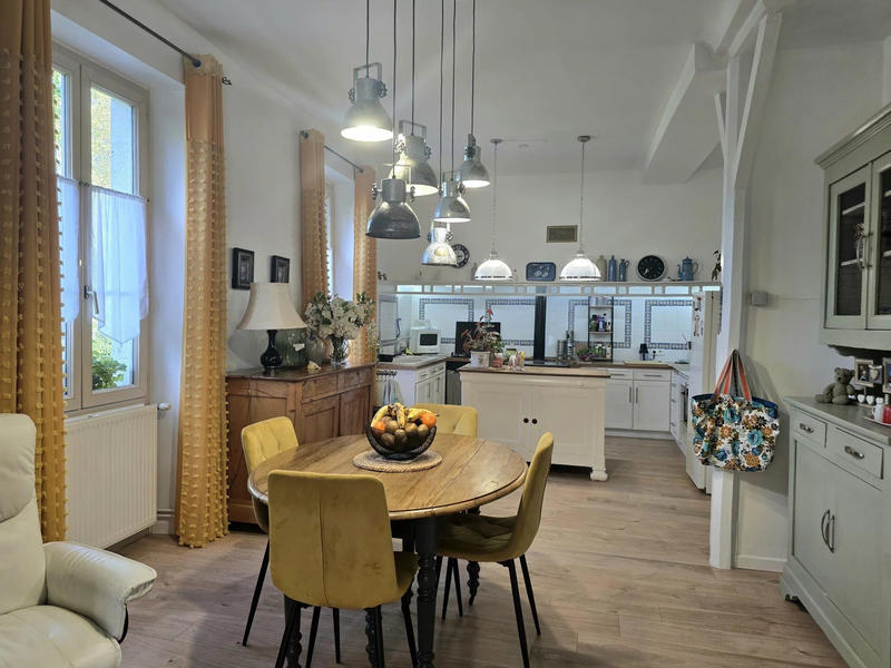 Maison ancienne - 220 m² - 7 pièces