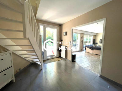 Maison - 230 m² - 7 pièces