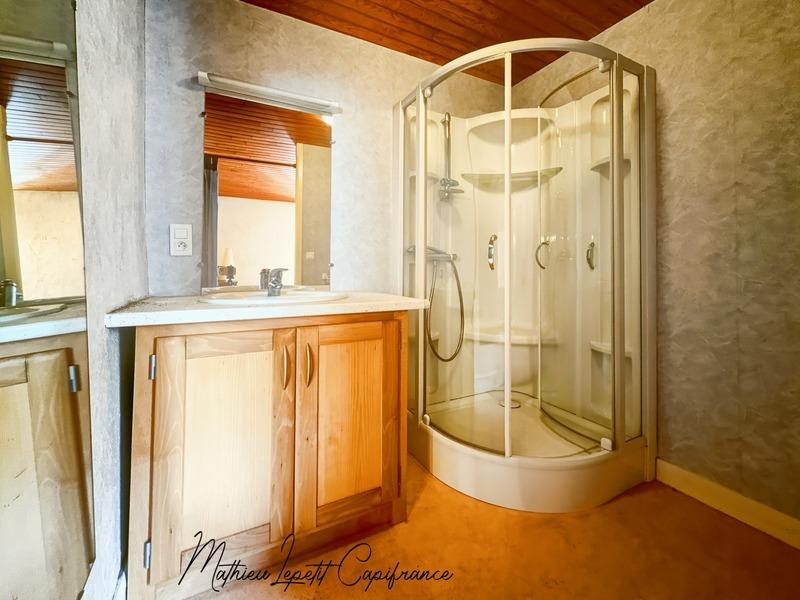 Maison - 264 m² - 8 pièces