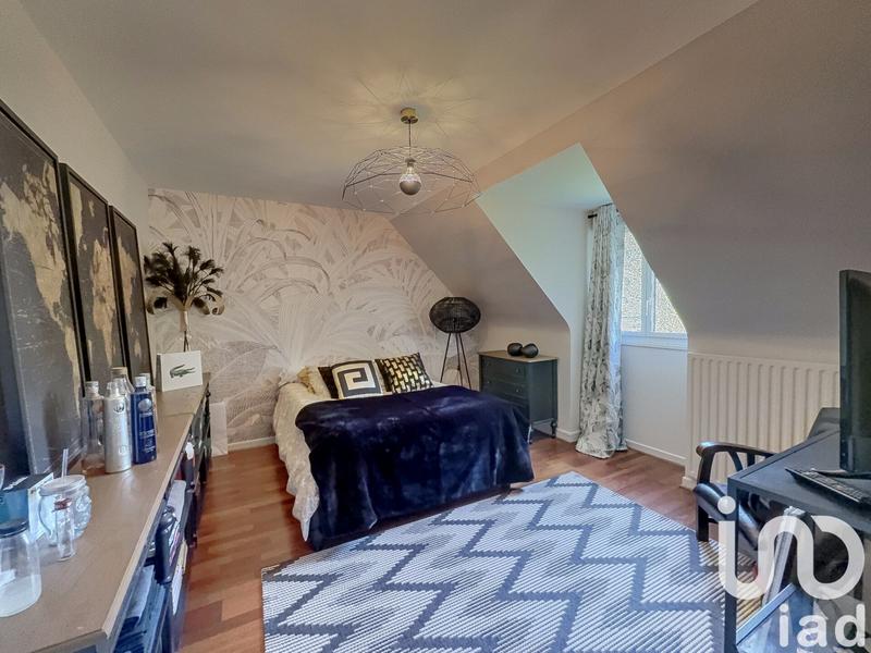 Maison - 255 m² - 9 pièces