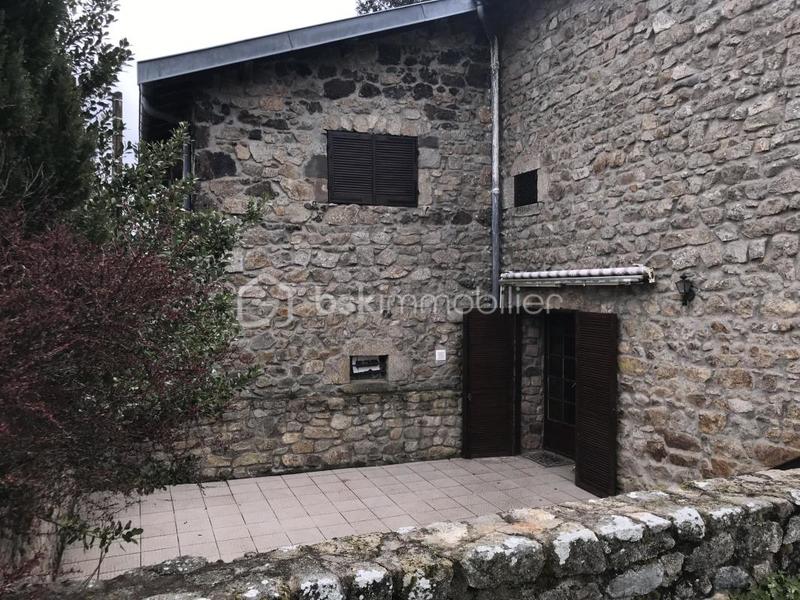 Maison traditionnelle - 380 m² - 7 pièces