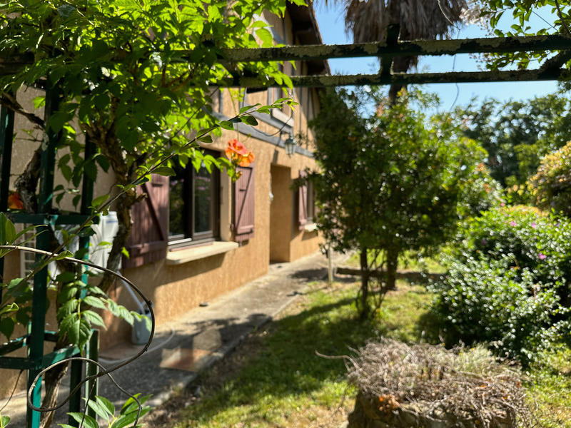 Maison - 180 m² - 8 pièces