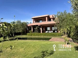 Villa - 650 m² - 6 pièces