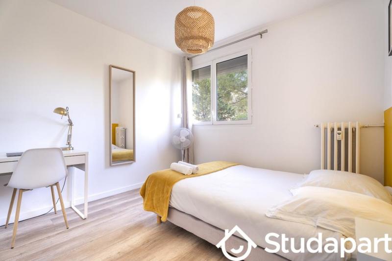 Chambre - 13 m² - 1 pièce