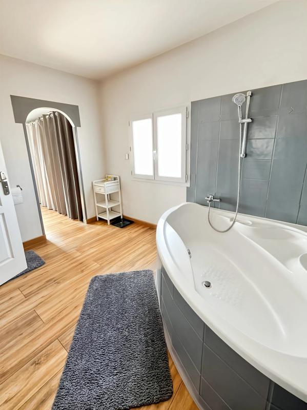 Maison - 190 m² - 5 pièces