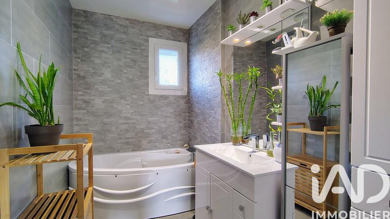 Maison - 92 m² - 5 pièces