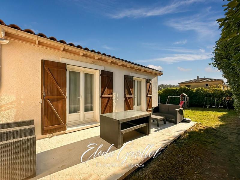 Maison - 90 m² - 5 pièces