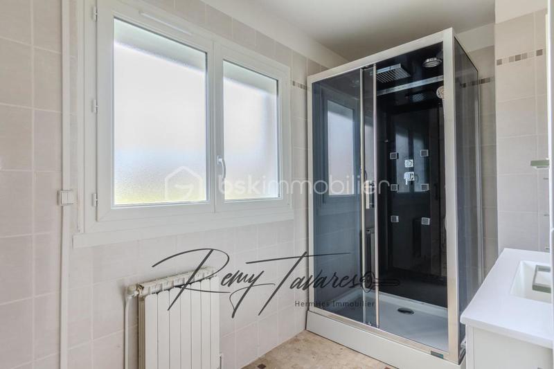 Maison traditionnelle - 95 m² - 4 pièces