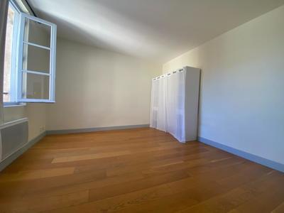 Appartement - 75 m² - 2 pièces
