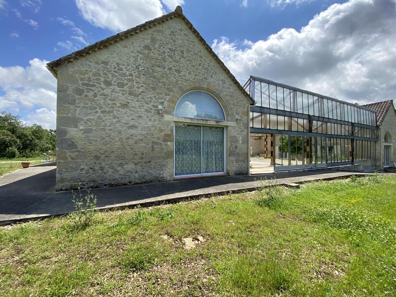 Maison - 406 m² - 9 pièces
