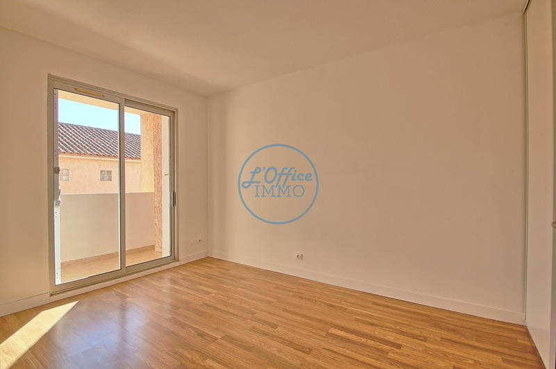 Appartement - 79 m² - 4 pièces