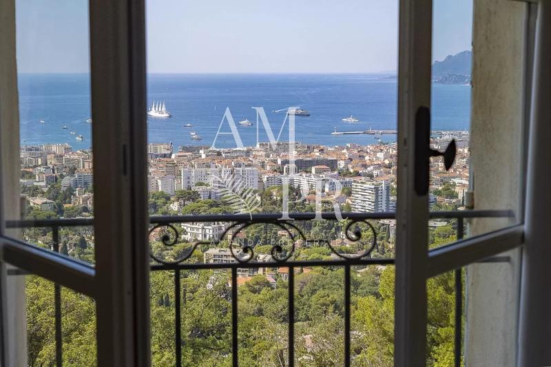 Villa - 185 m² - 7 pièces