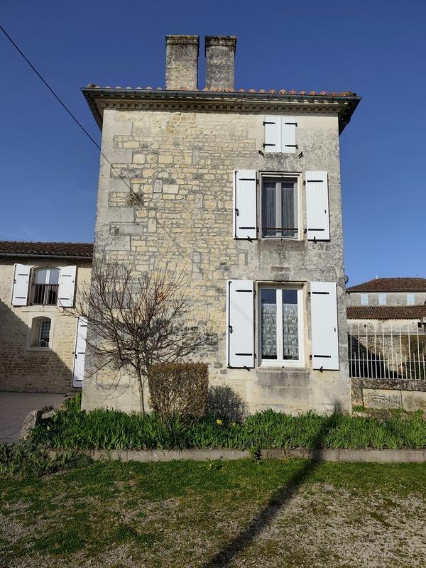 Maison en pierre - 238 m² - 8 pièces