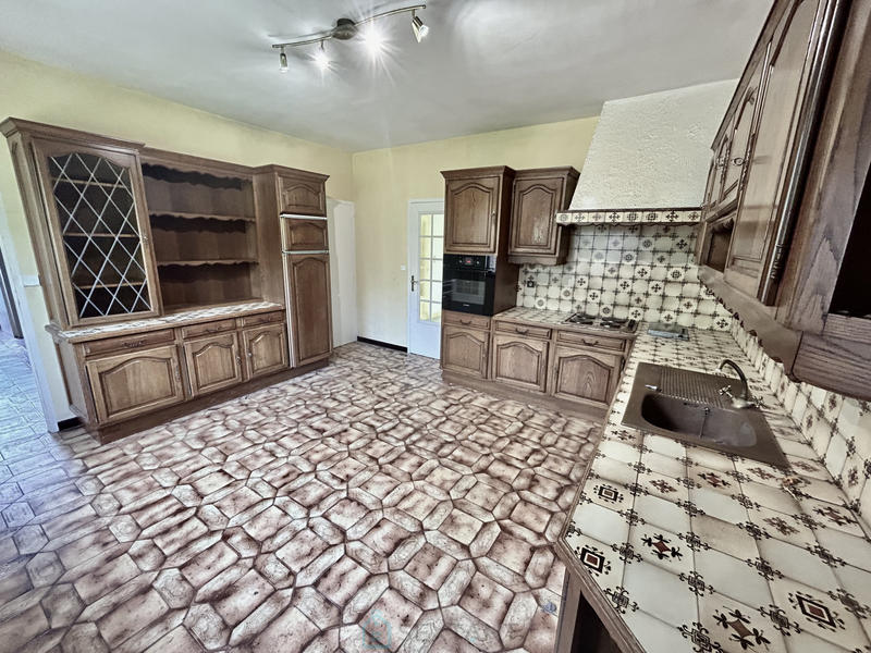 Maison - 200 m² - 7 pièces