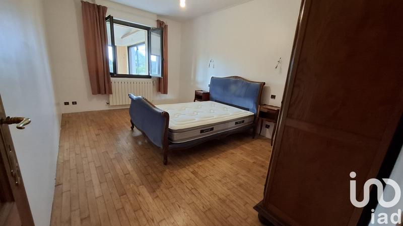 Maison - 214 m² - 9 pièces