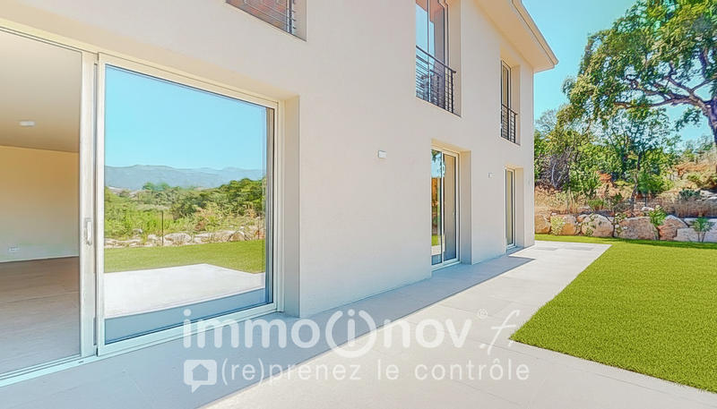 Maison d'architecte - 220 m² - 8 pièces