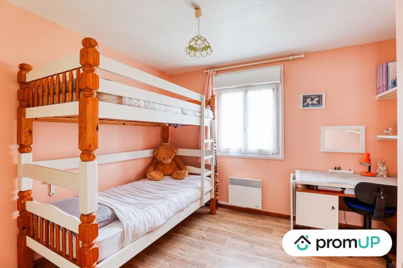 Maison - 95 m² - 8 pièces