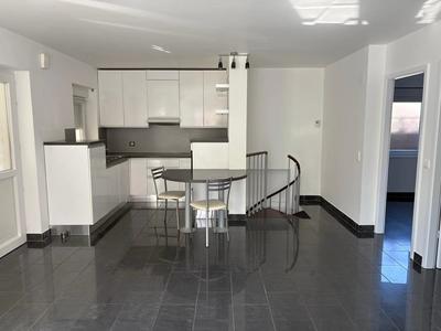 Appartement - 72 m² - 4 pièces