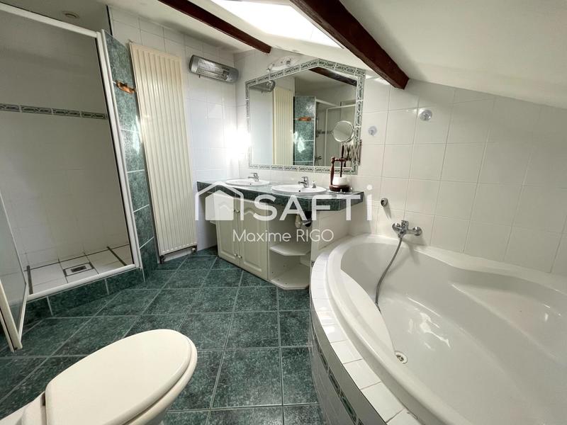 Maison - 284 m² - 8 pièces