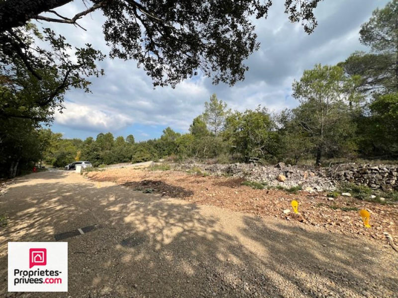 Terrain constructible - 1 330 m²