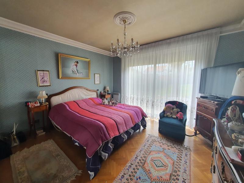 Maison - 228 m² - 5 pièces