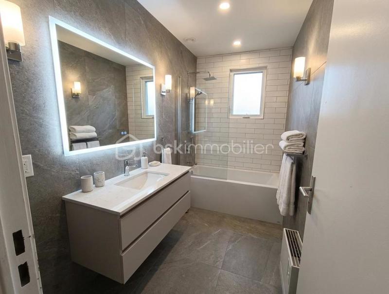 Maison traditionnelle - 90 m² - 4 pièces