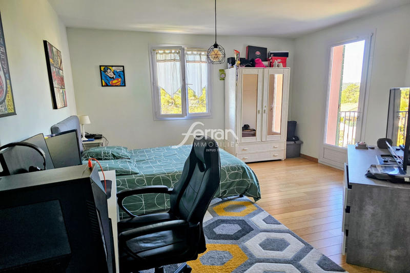 Maison - 214 m² - 7 pièces