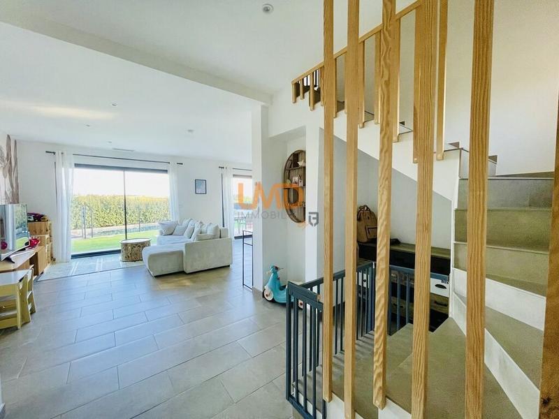 Maison - 104 m² - 4 pièces