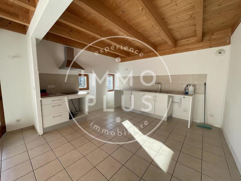 Appartement - 105 m² - 4 pièces