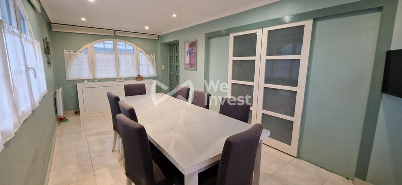 Maison - 244 m² - 10 pièces