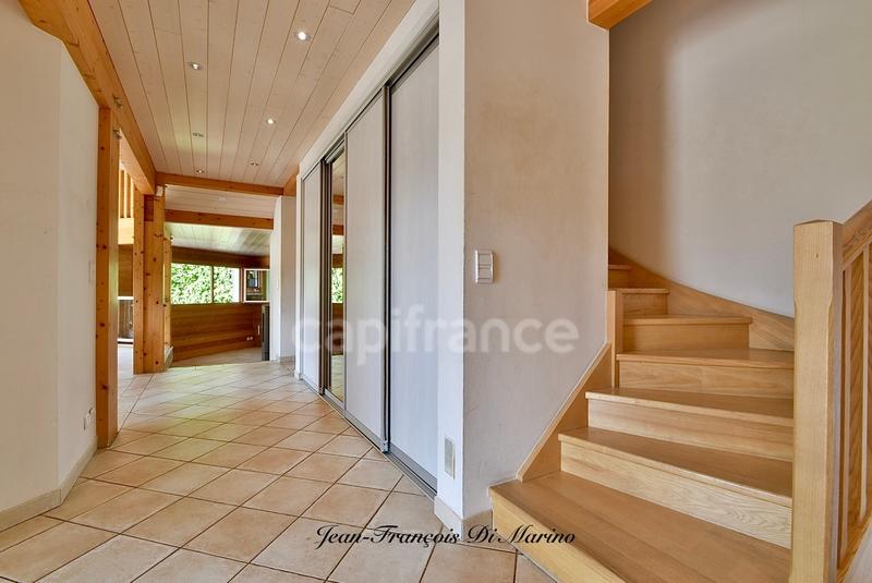 Maison - 211 m² - 8 pièces