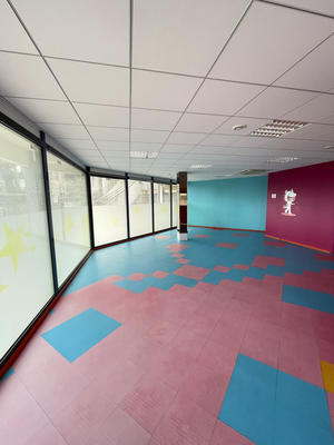 Local commercial - 145 m²